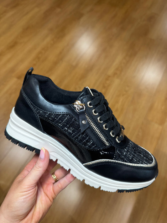 Lunar Jolt Black/Gold Trainer