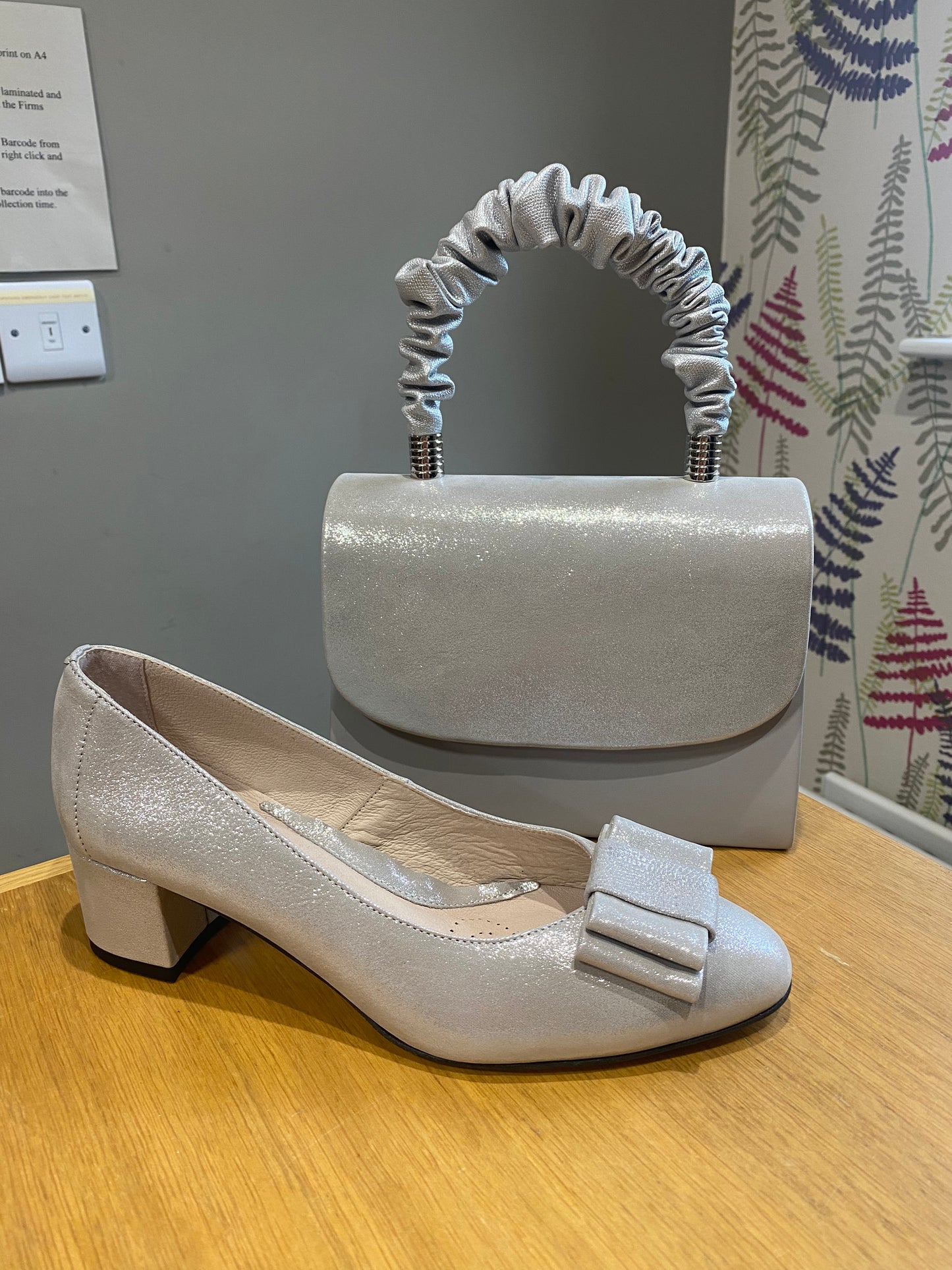 Emis Grey/Taupe Metallic Bow Court