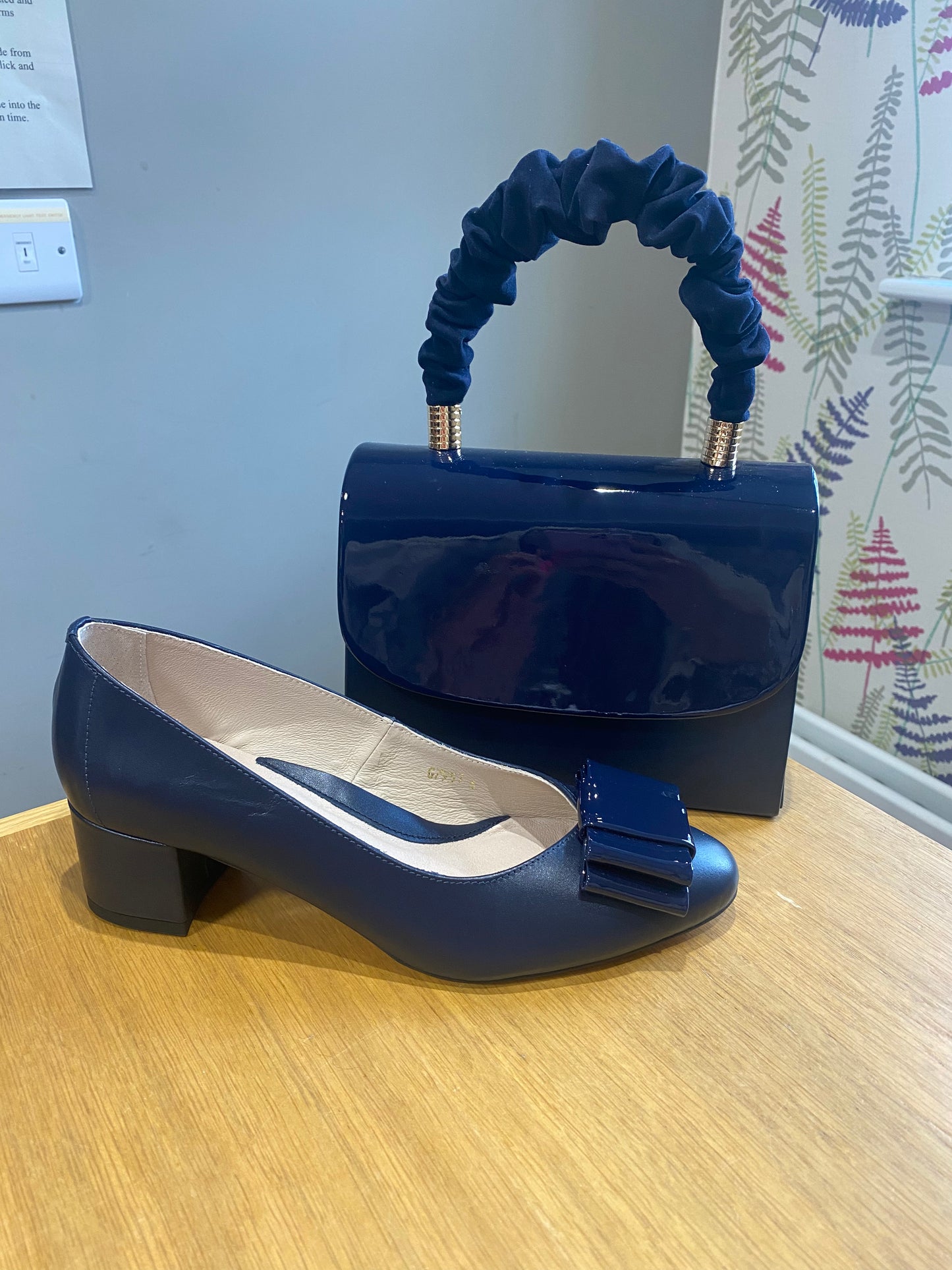 Emis Navy Leather/Patent Bow Court
