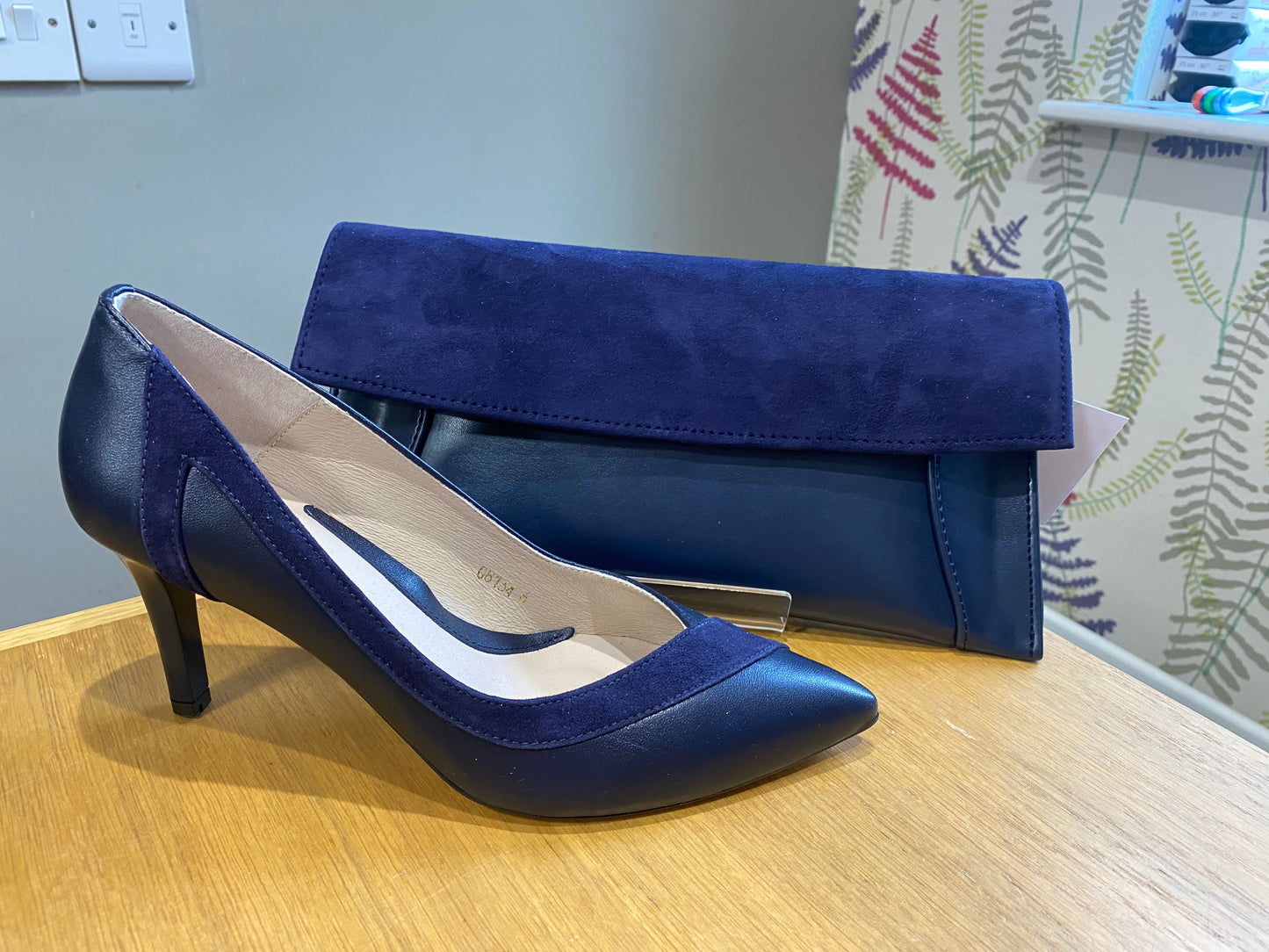 Emis Navy Scalloped Court