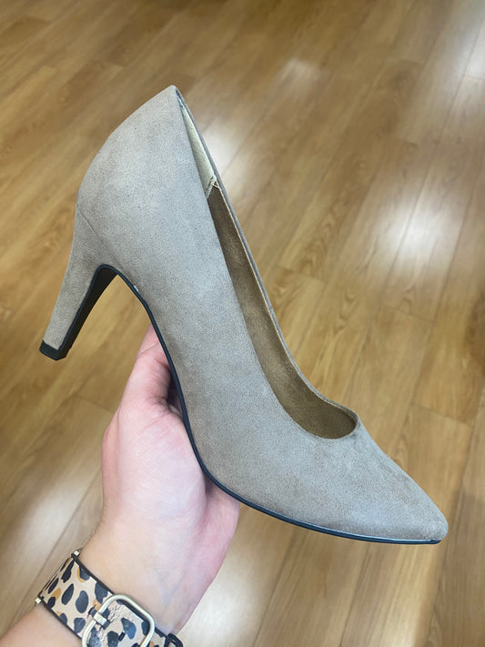 S. Oliver Taupe Court Shoe