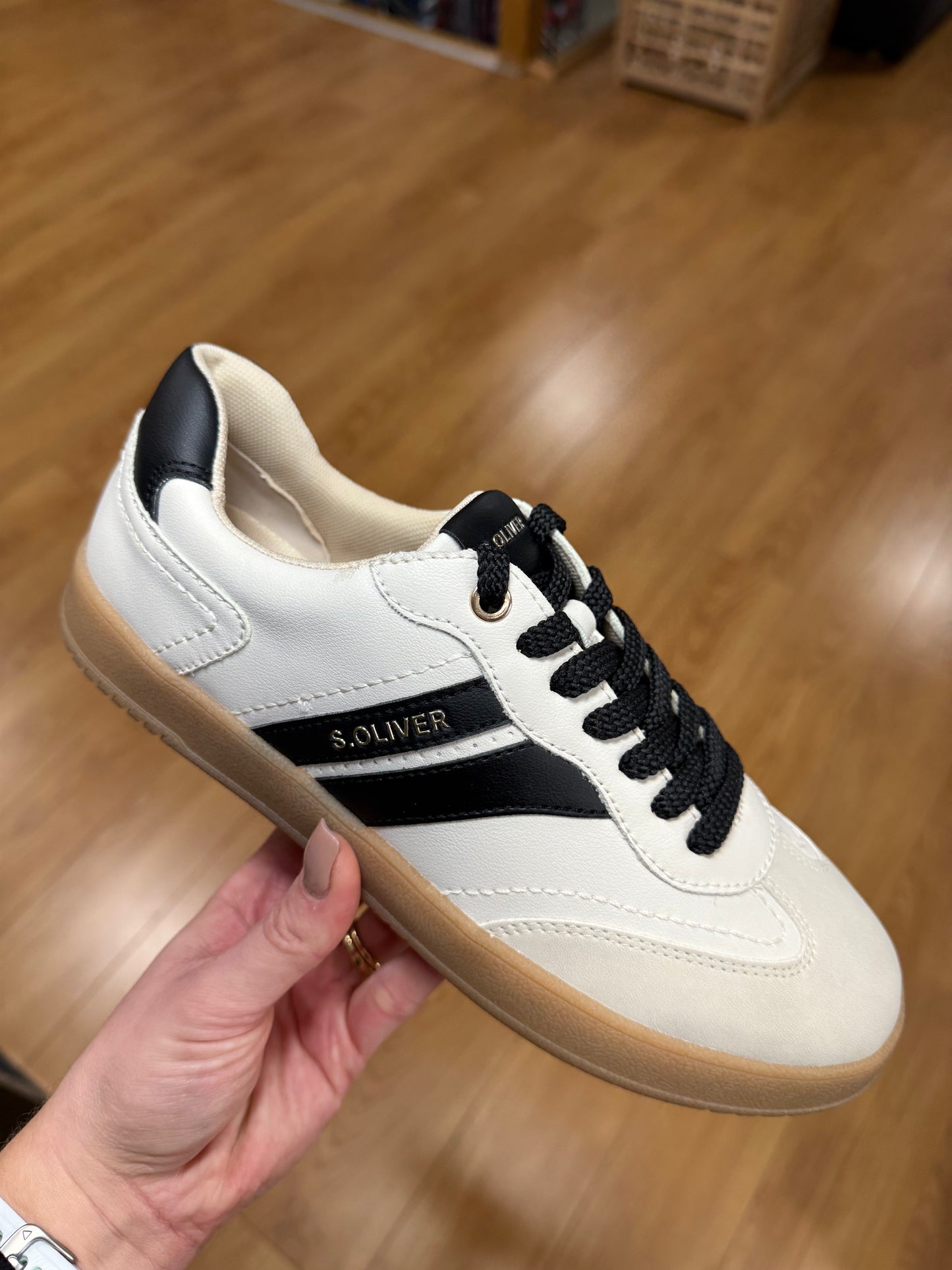 S. Oliver Nude/Black Trainer