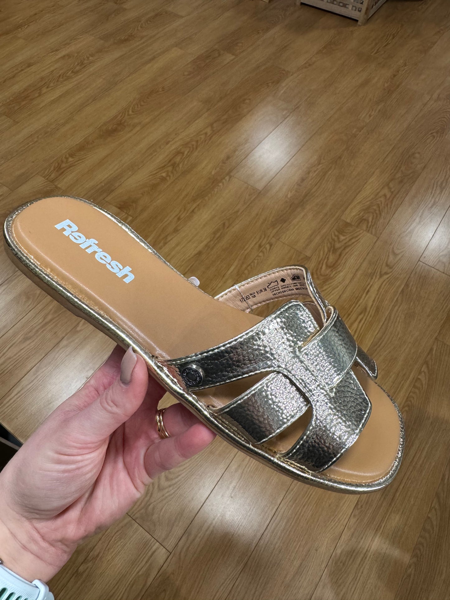 Refresh Gold Metallic Slider