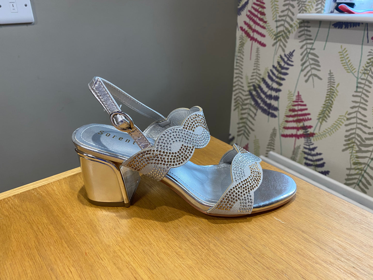 Sorento Kinnitty Silver Shimmer Sandal