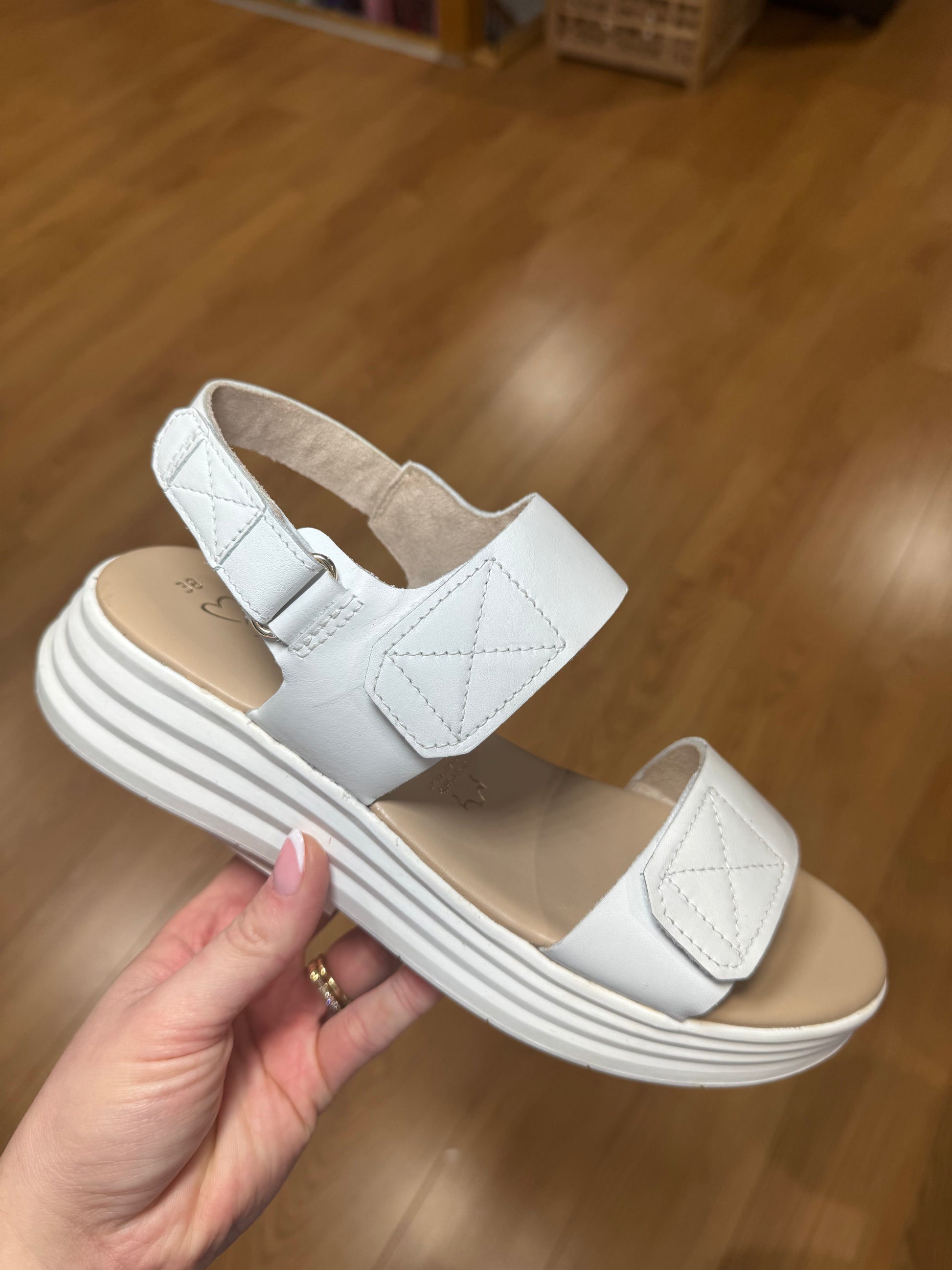 Marco tozzi 2025 wedges uk