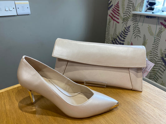 Beige 2025 heels payless